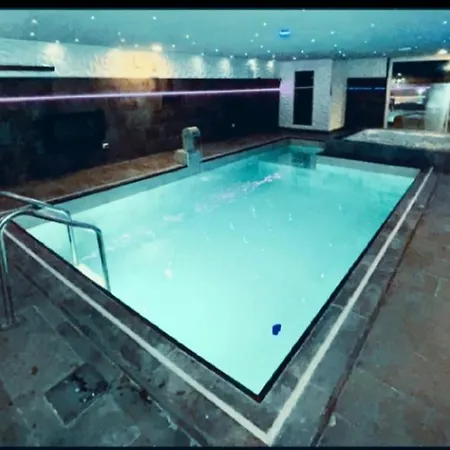 Liefdeshotel Red Privatif Avec Piscine *