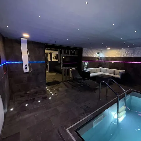Red Privatif Avec Piscine *